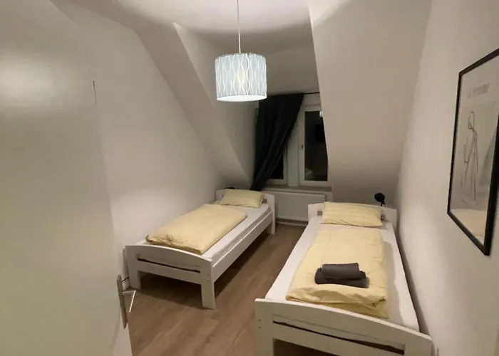Schoene Wohnung In Charmanter Stadtvilla Messenaehe