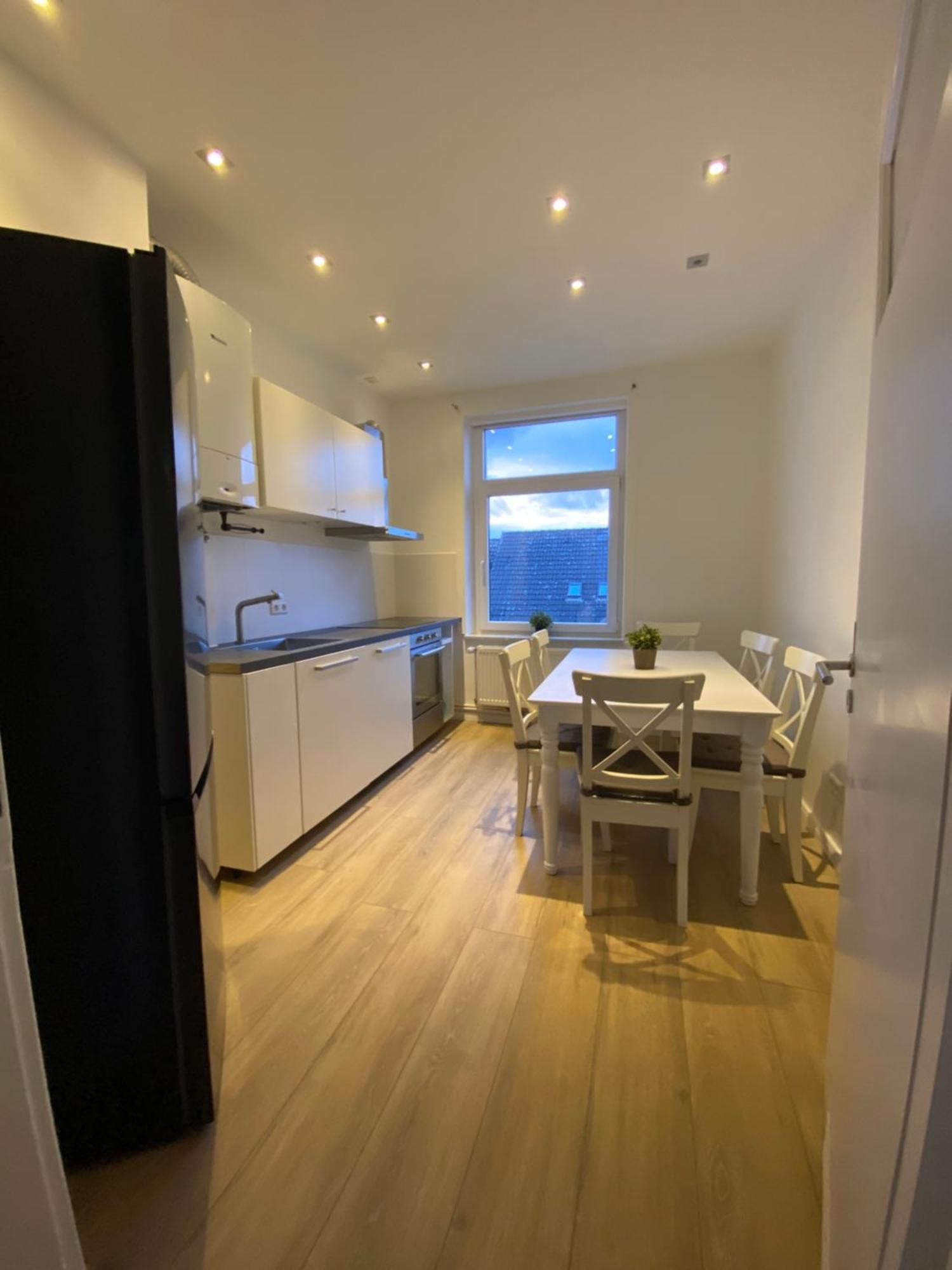 Schoene In Charmanter Stadtvilla Messenaehe Apartament *