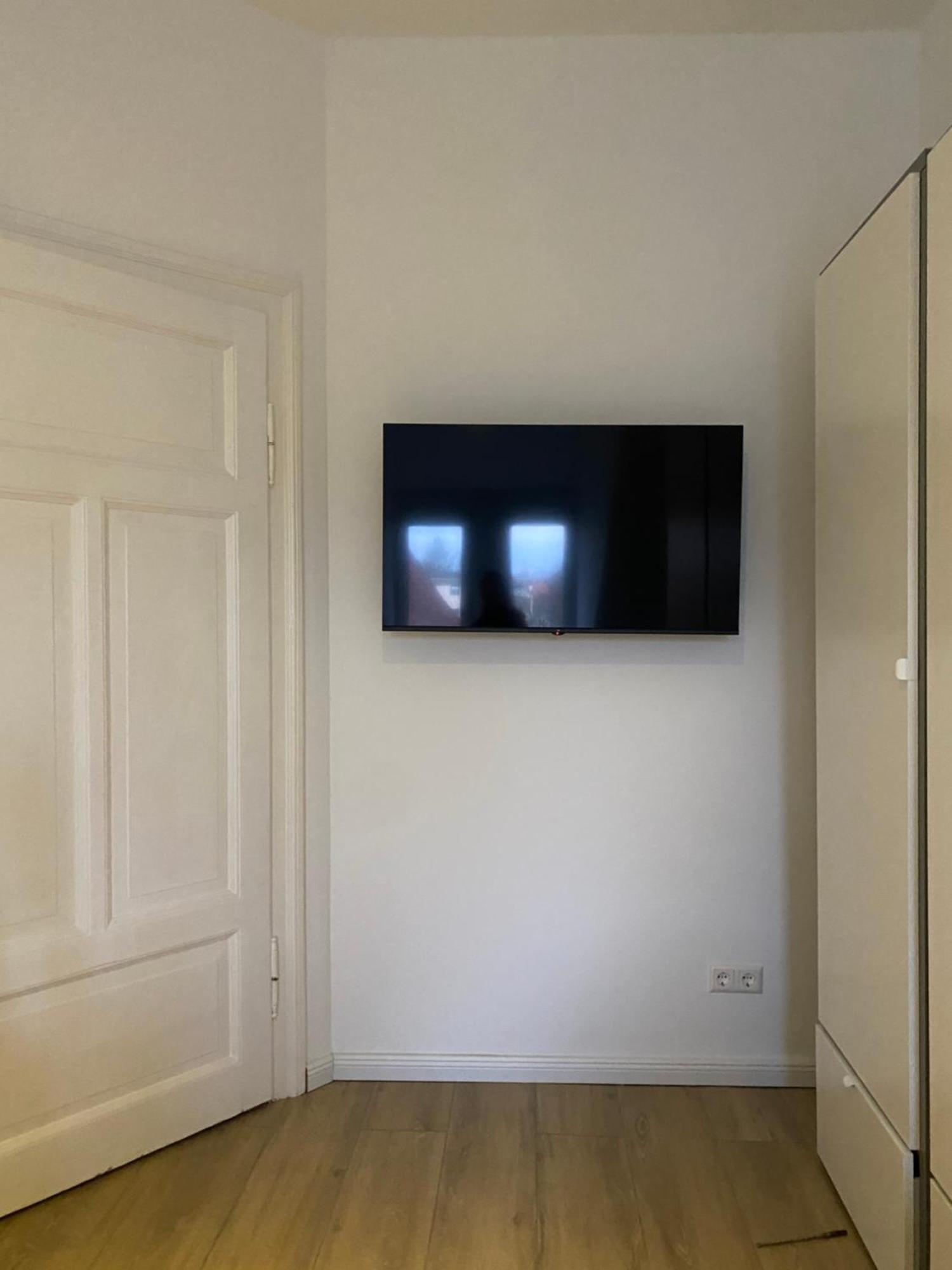 Schoene In Charmanter Stadtvilla Messenaehe Apartament